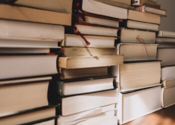 Astrologia e Literatura Autores famosos de cada signo e seus estilo literários