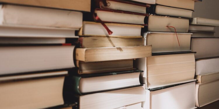 Astrologia e Literatura Autores famosos de cada signo e seus estilo literários