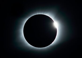 Eclipse Lunar em Touro