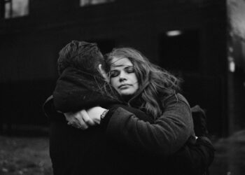 como cada signo reage quando sente saudade