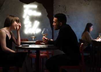 O que Deixa Cada Signo Desconfortável